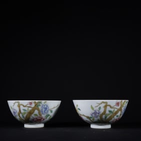 A Pair of Exquisite Famille-Rose Flower Pattern Bowl