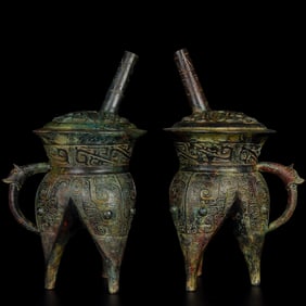 A Pair of Exquisite Bronze Beast-Face Pattern Ewer