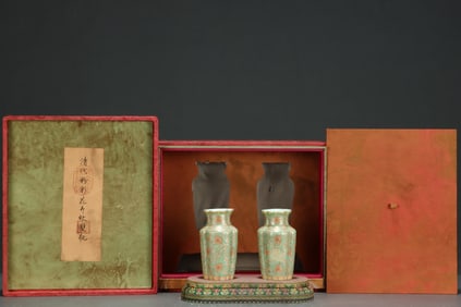 An Exquisite Famille-Rose Lotus Pattern Double-Ears Vase