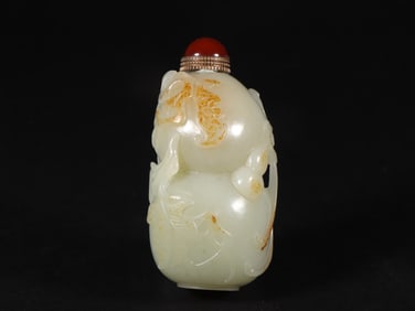An Exquisite White Jade Flower and Fruit Pattern Snuff Bottle