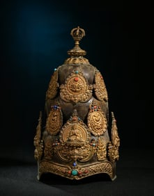 An Exquisite Gilt Bronze Inlaid Gems Buddha Statue Pattern Helmet