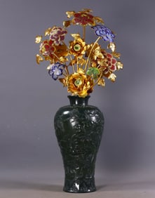 An Exquisite Jasper Inlaid Gilt Bronze Flower Pattern Vase Ornament