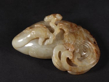 An Exquisite White Jade Bird Ornament