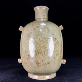 An Exquisite Yue yao Vase