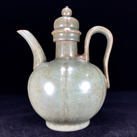 An Exquisite Ru yao Ewer