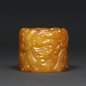 An Exquisite White Jade Dragon Pattern Ring