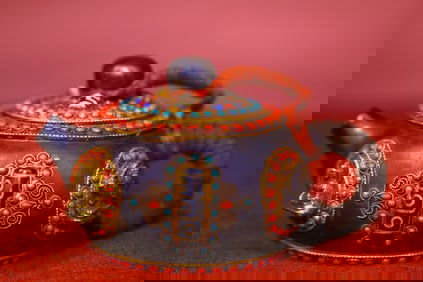 An Exquisite Stone Inlaid Gems Teapot