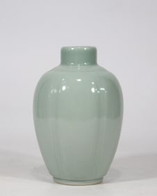 An Exquisite Celadon Glazed Vase