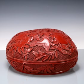 A Exquisite Carved Red Lacquer Bats and Peach Pattern Crane Pattern Peach-shaped Box
