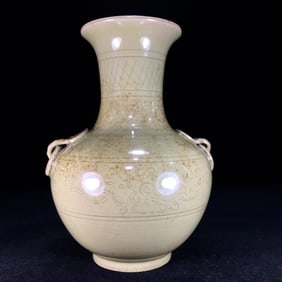 An Exquisite Yue yao Double-Ears Vase