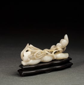 An Exquisite White Jade Flower Pattern Brush Holder