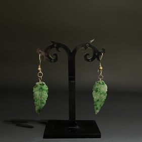 An Exquisite Jadeite Painted Gold Earrings