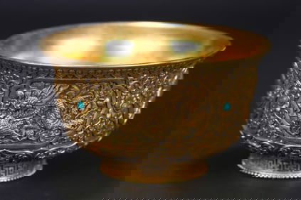 An Exquisite Gilt Bronze Dragon and Phoenix Pattern Eight Treasures Pattern Bowl