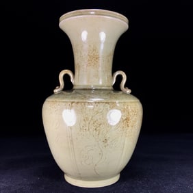 An Exquisite Yue yao Double-Ears Vase