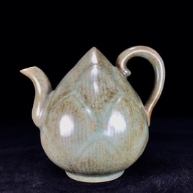 An Exquisite Ru yao Ewer