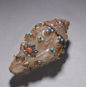 An Exquisite Crystal Inlaid Gems Ornament