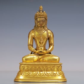 A Exquisite Gilt Bronze Statue of Amitayus