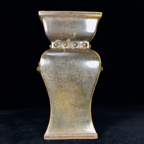 An Exquisite Teadust Glazed Vase