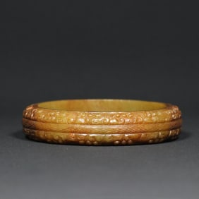 An Exquisite White Jade Dragon Pattern Bracelets