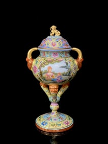 An Exquisite Famille-Rose Lotus Pattern Bats and Peach Pattern Character and Story Pattern