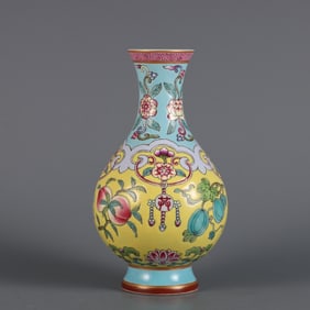 An Exquisite Enamel Flower and Fruit Pattern Vase