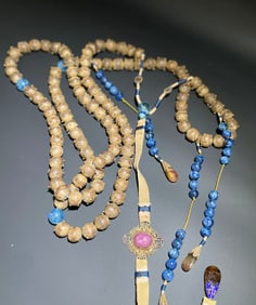 An Exquisite Eaglewood Inlaid Gems Round beads