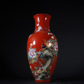 An Exquisite Famille-Rose Painted Gold Flower and Bird Pattern with poem Vase