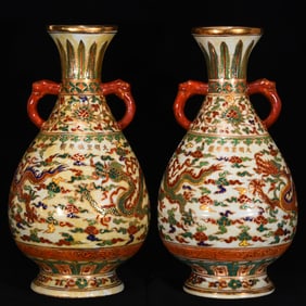 An Exquisite Wucai Painted Gold Dragon Pattern Lotus Pattern Double-Ears Vase