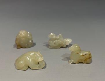 A Set of Fine White Jade Animal Ornament