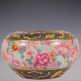 An Exquisite Famille-Rose Painted Gold Flower Pattern Brush Washer