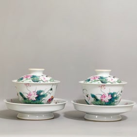 A Pair of Exquisite Famille-Rose Flower and Bird Pattern Cover Bowls,With Tray
