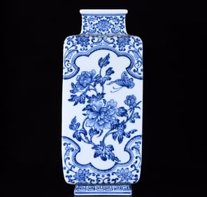 A Rare Blue and White Flower and Butterfly Pattern Vase