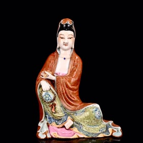 An Exquisite Enamel Painted Gold Auspicious Cloud and Bats Pattern Statue of Avalokitesvara