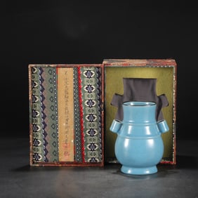 An Exquisite Ru yao Sky Blue Glazed Cover with Silver Double-Ears Vase,With an Imperial Poem by