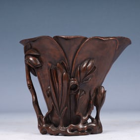 An Exquisite Redwood Flower Pattern Cup