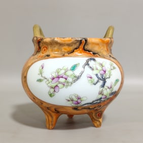 An Exquisite Marbled Glazed Famille-Rose Painted Gold Flower Pattern Double-Ears and Tripod Censer