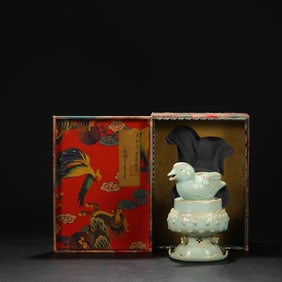 An Exquisite Ru yao Sky Blue Glazed Lotus-Shaped Censer,With Bird Cover