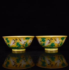 A Pair of Exquisite Biscuit Auspicious Cloud and Crane Pattern Bowls