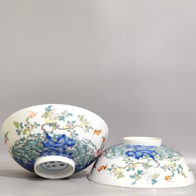 A Pair of Exquisite Famille-Rose Seawater,Bats and Peach Pattern Bowls