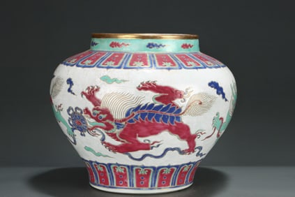 A Rare Fahua Glazed Painted Gold Auspicious Cloud and Lion Pattern Jar