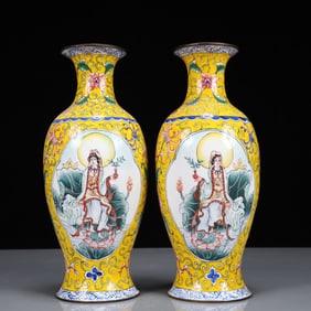 A Pair of Exquisite Painted Enamel Avalokitesvara Pattern Vases