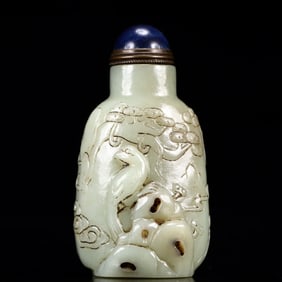 An Exquisite White Jade Figure Pattern Snuff Bottle