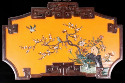 An exquisite lacquered huanghuali wood hanging screen with flower and bird patterns inlaid with