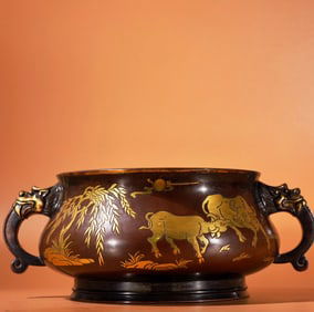An Exquisite Gilt Bronze Buffalo Pattern Dragon-Ears Censer