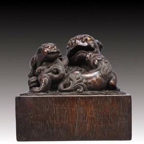An Exquisite Eaglewood Lion Pattern Seal