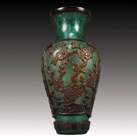 A Precious Coloured glaze Green Glazed Flower and Bird Pattern Vase