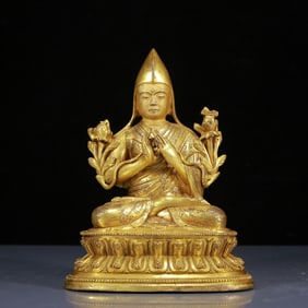 A Solemn Gilt Bronze Statue of Tsongkhapa