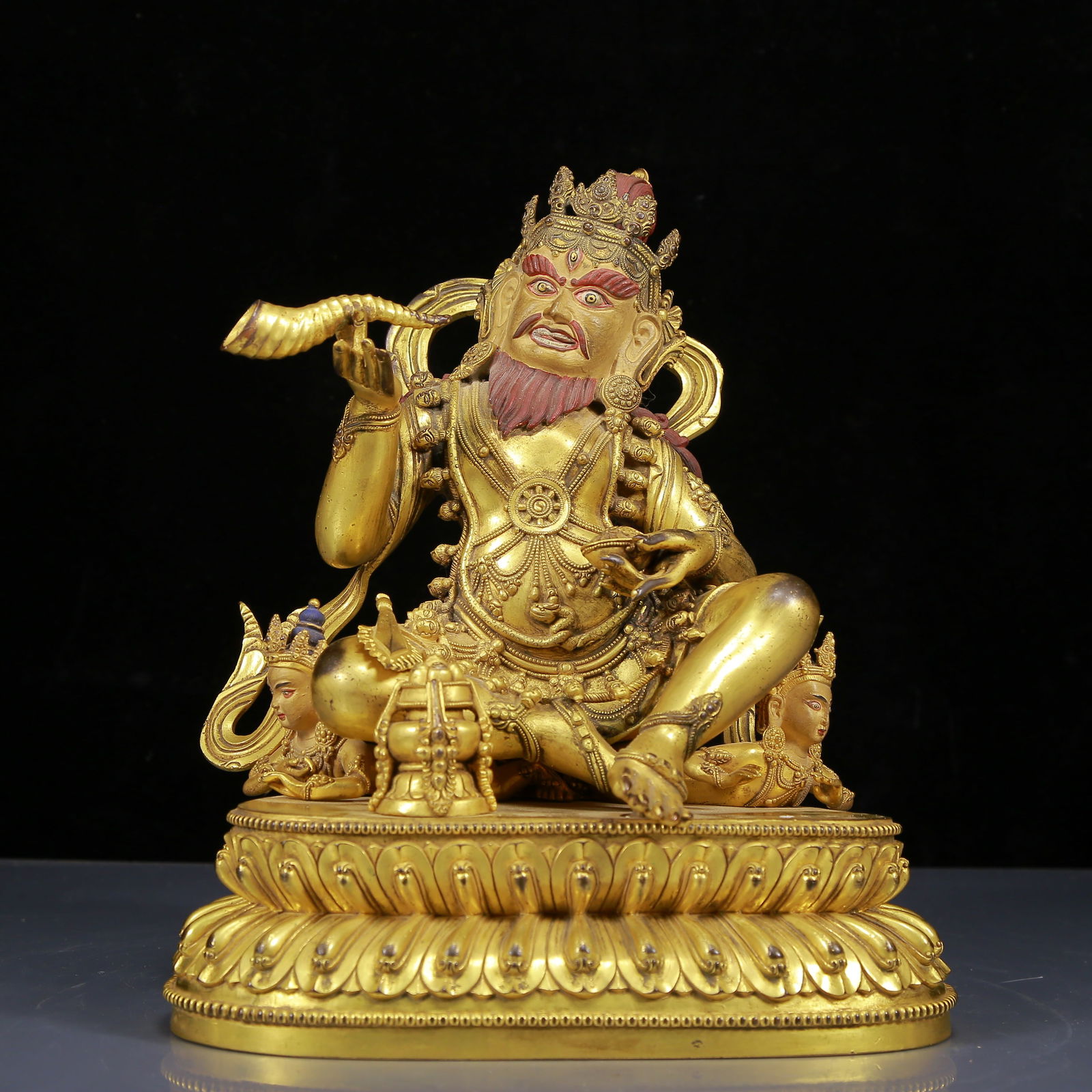 A Solemn Gilt Bronze Statue of Vajra: A Solemn Gilt Bronze Statue of Vajra,Ming Dynasty, China,Size:9.1inx6.3inx10.6in,Weight:5510g 铜鎏金大成就者像，明代