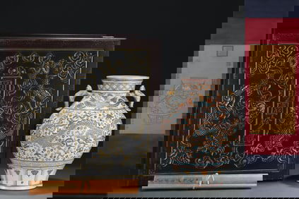 A Huge Famille-Rose Dragon and Phoenix Pattern Double-Ears Vase,With Vertical Scroll Painting on