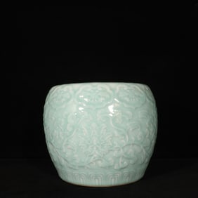 An Exquisite Celadon Glazed Lotus Pattern Stool